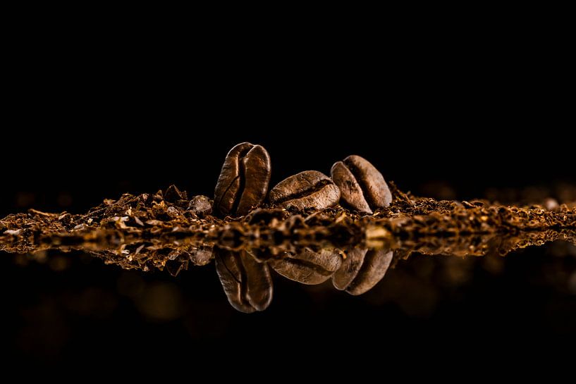 Trois grains de café à la suite par Corrine Ponsen