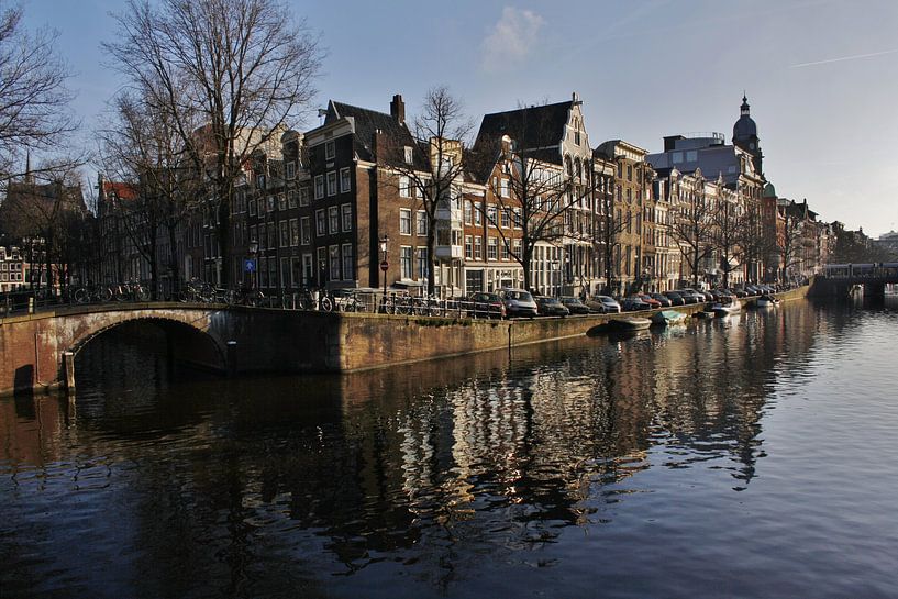 Aan de Amsterdamse grachten by Pamela Fritschij