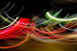 œuvre abstraite de rayures légères sur Marit Lindberg