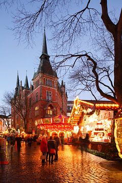 Weihnachtsmarkt Lambertimarkt bei Abenddämmerung von Torsten Krüger