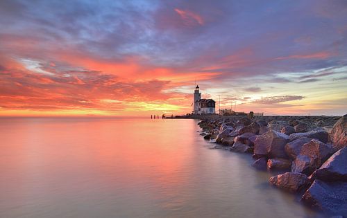 Vuurtoren Marken bij zonsopkomst
