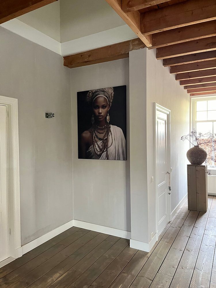 Eye-catcher: African woman  by Carla Van Iersel 