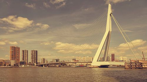 Erasmusbrug in Rotterdam (vintage look)