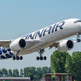 Finnair Airbus A350-900 passagiersvliegtuig. van Jaap van den Berg