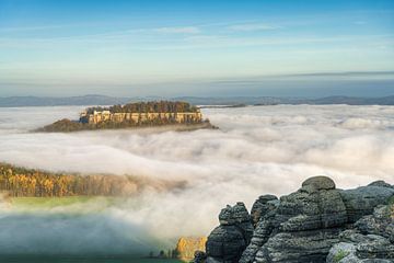Festung Königstein im Nebelmeer von Michael Valjak