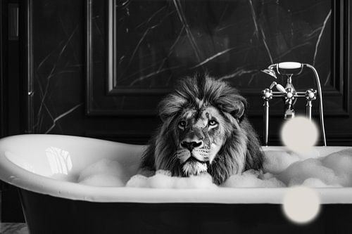 Majestueuze leeuw in bad - een indrukwekkend badkamerkunstwerk voor je toilet