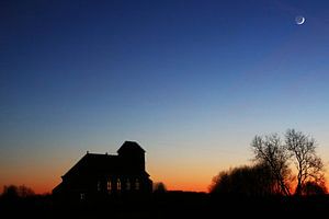 Kerkje in zonsondergang von Wybrich Warns