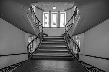 Architecturale elegantie - perspectieven in het trappenhuis van Karsten Rahn