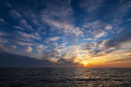 Sonnenuntergang am Strand von Kloster auf der Insel Hiddensee von Rico Ködder