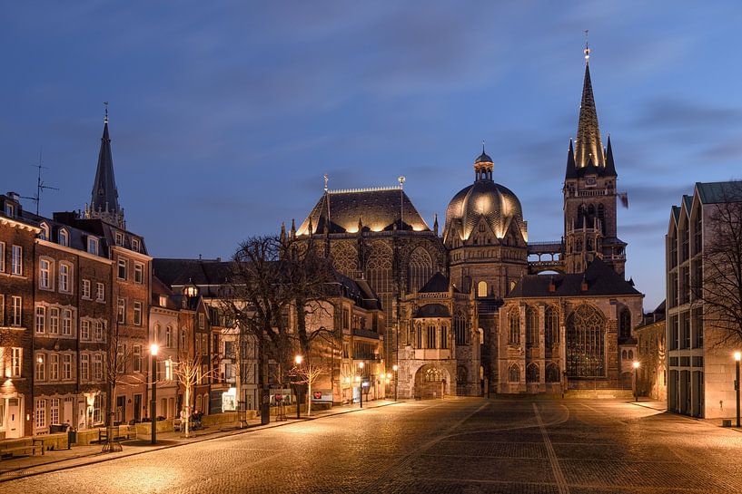 La cathédrale d'Aix-la-Chapelle de nuit par Rolf Schnepp