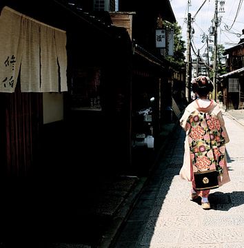 'Geisha', Kyoto- Japan van Martine Joanne