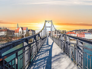Sonnenaufgang am Innsteg in Passau