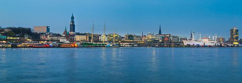 Skyline van Hamburg Sankt Pauli Landungsbrücken
