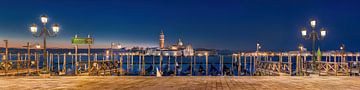 Venetië op het San Marcoplein in de ochtend. van Voss Fine Art Fotografie