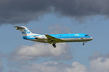 KLM Cityhopper Fokker 70 (PH-KZI). sur Jaap van den Berg