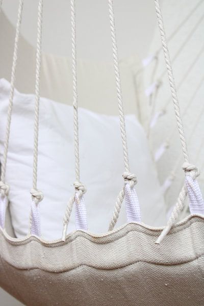 hangstoel beige van Angelika Wall