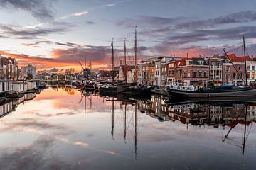 Leiden - A quiet Galgewater, lying down (0093) by Reezyard