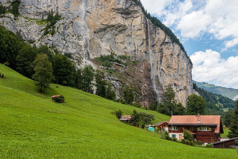 Sommerlicher Blick auf das Lauterbrunnental von Steven Van Aerschot