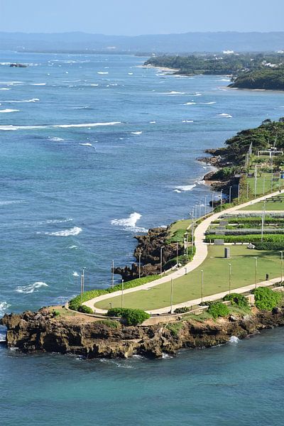 Luftaufnahme der Küste im Sommer von Claude Laprise