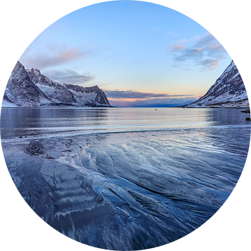 Patronen in fjord Noorwegen