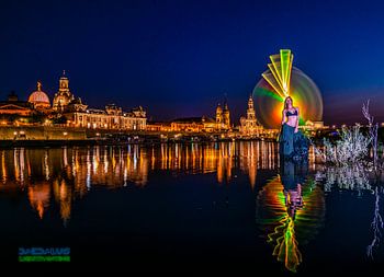 Mädchen am Elbflorenz I