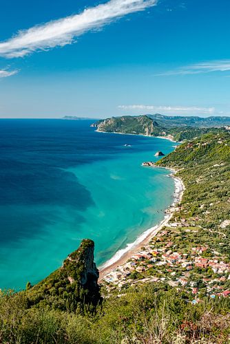Agios Gordios op Corfu met uitzicht op zee