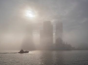 Le bateau de sauvetage KNRM dans le brouillard de Rotterdam sur Raoul Baart