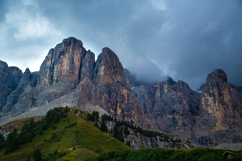 Ciel menaçant dans les Dolomites 2 par Simone Kuijpers