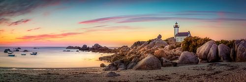 Coucher de soleil au phare de Pontusval en Bretagne sur FineArt Panorama Fotografie Hans Altenkirch