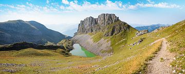 Alpenlandschap Rofan, hartvormig Grubermeer en wandelpad, Tirol