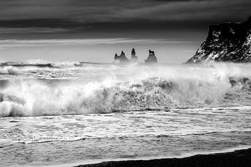 Wave after wave by Sander Peters