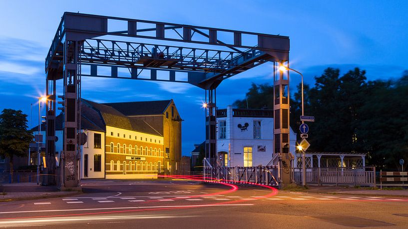 Hubbrücke Eindhovenskanaal und DAF-Museum von Joep de Groot