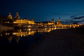 Dresdner Abendstille – Weitblick vom Elbufer