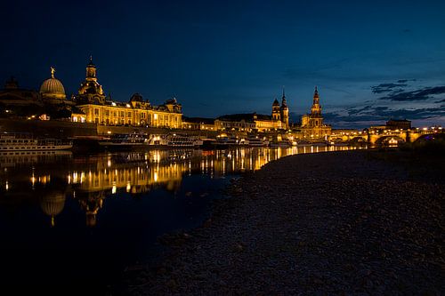 Dresdner Abendstille – Weitblick vom Elbufer