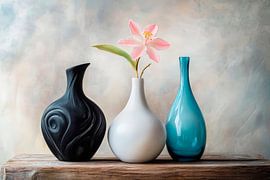 Drei stilvolle Vasen mit Blüte von Poster Art Shop