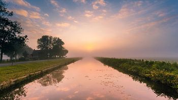 Zonsopgang boven de Dedemsvaart.