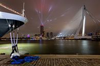 Lichtshow op de Zalmhaventoren in Rotterdam van Pieter van Dieren (pidi.photo) thumbnail