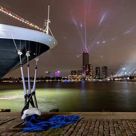 Lichtshow op de Zalmhaventoren in Rotterdam