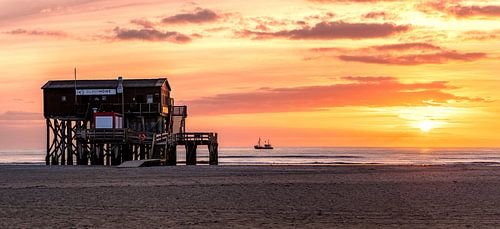 Zonsondergang aan de Noordzeekust
