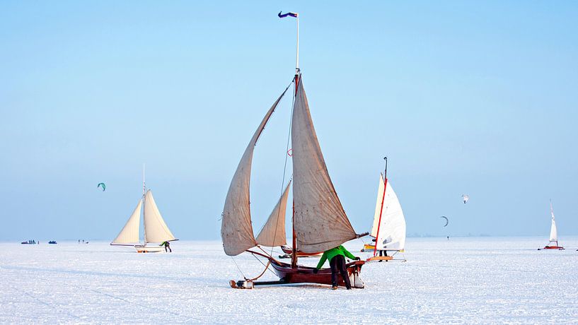 IJszeilen op de Gouwzee in Nederland van Eye on You