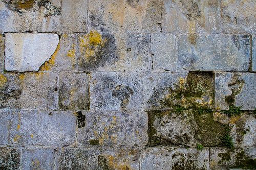Frankreich - alte Mauer