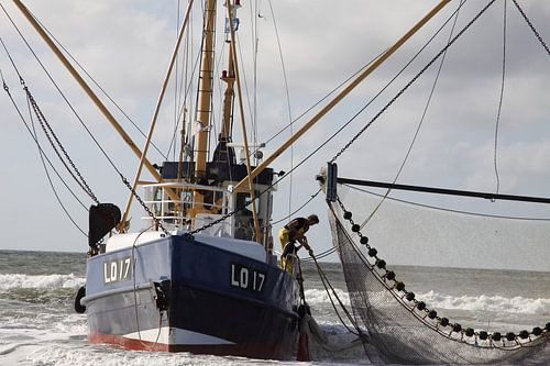 Ameland/Bootje op het strand