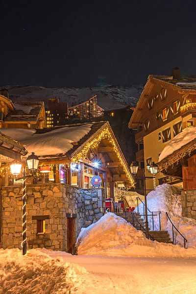 Sfeervol winterplaatje in Les Arcs 1950 van Jack Koning