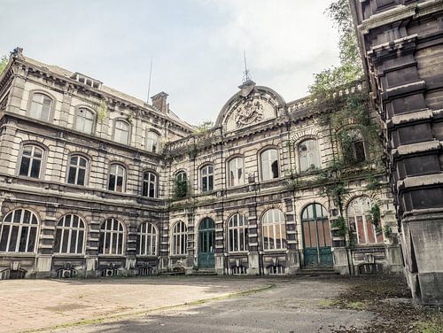 Vervallen Universiteitsgebouw in België