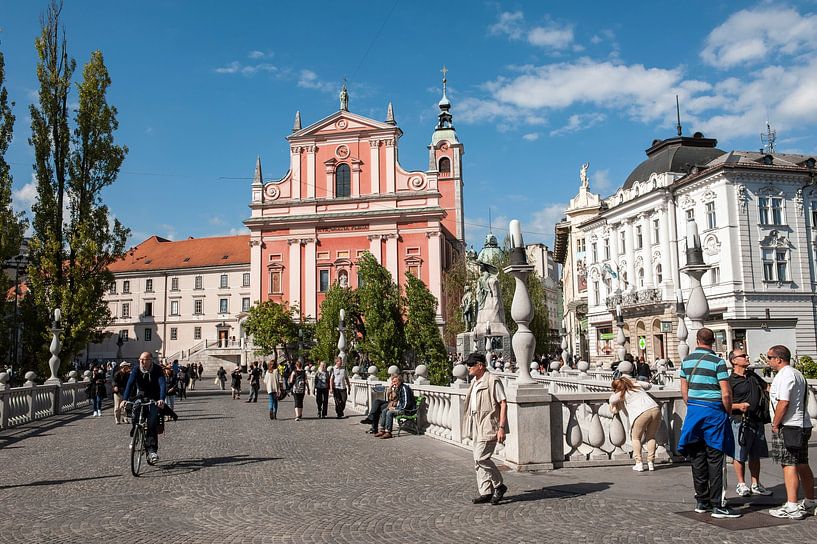 Tromostovje Ljubljana by Richard Wareham