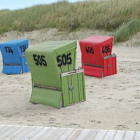 Kleurrijke strandstoelen op Langeoog van Jörg Sabel - Fotografie