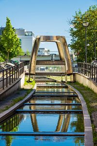 View to a bridge in Rostock, Germany sur Rico Ködder