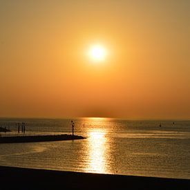 Zonsondergang haven Harlingen  van Marcel Huisman