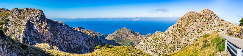 Idyllic view of mountain landscape panorama on Majorca by Alex Winter