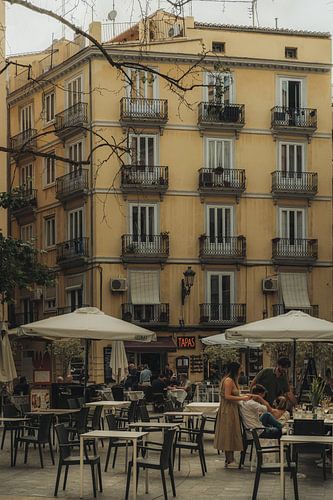 Tapas en joie de vivre: Spaanse café scene in de buurt